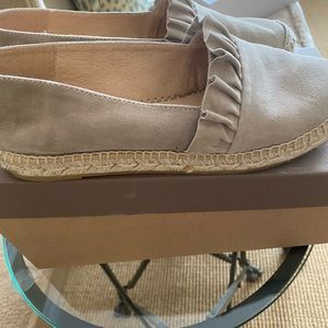 Cute light tan suede espadrille by Kanna